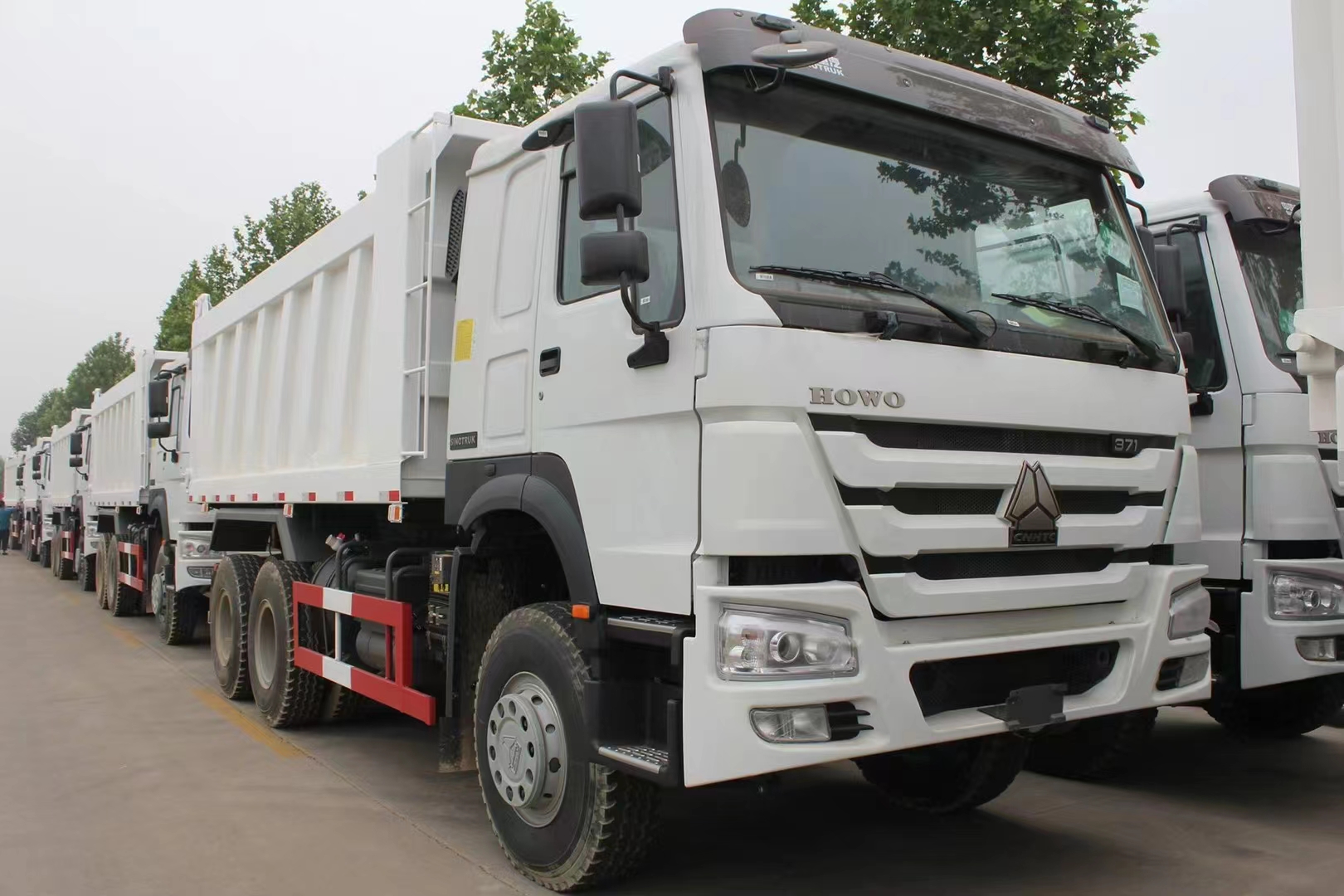 Xe ben Sinotruk Howo đã sẵn sàng để vận chuyển